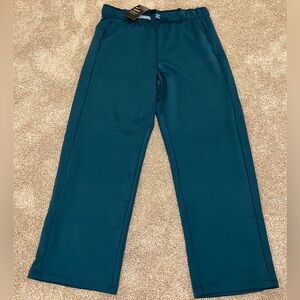 NWT - Nike straight leg sweatpants - Size Large - Teal Blue color - Activewear